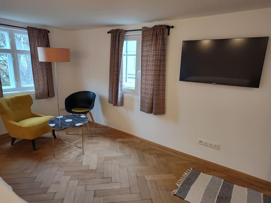 Ferienwohnung Resl - Geschmackvoll Renoviert & Zentral Im Historischen Schindelhaus Oberstaufen Luaran gambar