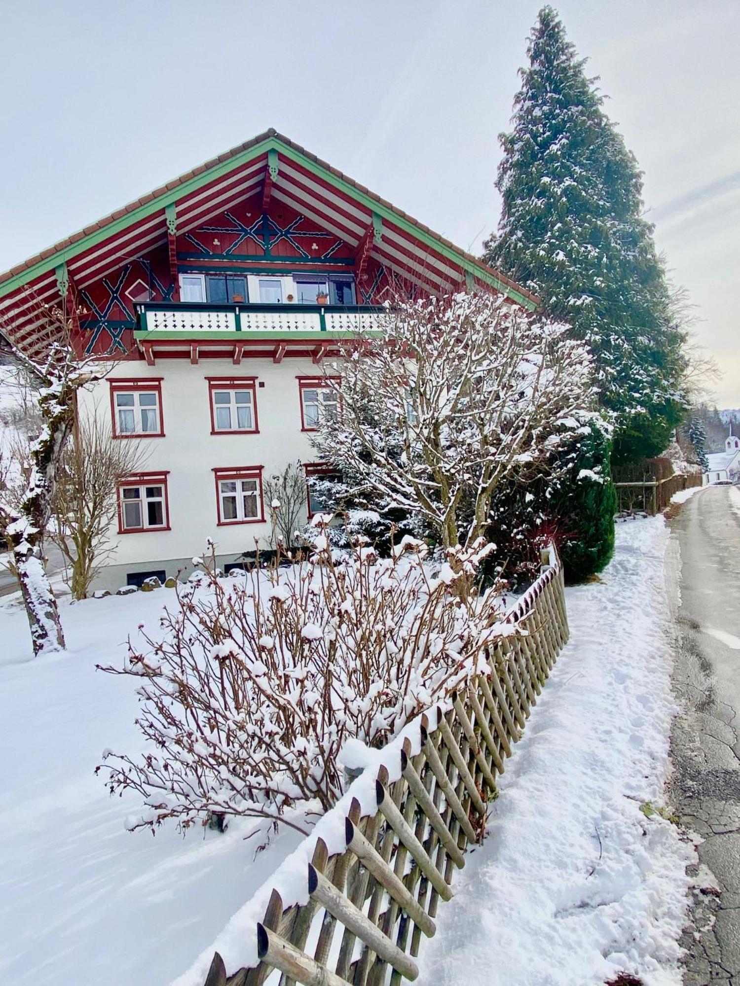Ferienwohnung Resl - Geschmackvoll Renoviert & Zentral Im Historischen Schindelhaus Oberstaufen Luaran gambar